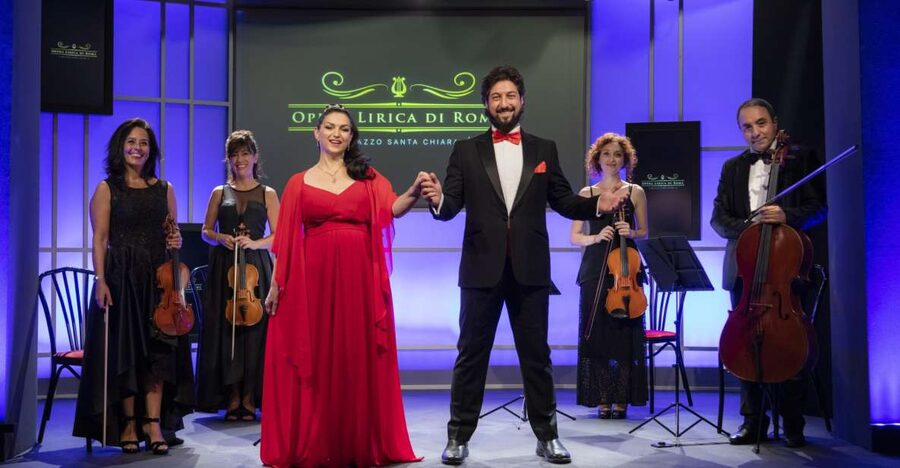 Rome: Opera Concert at Palazzo Poli - Fontana di Trevi - What the strongest praise tells you