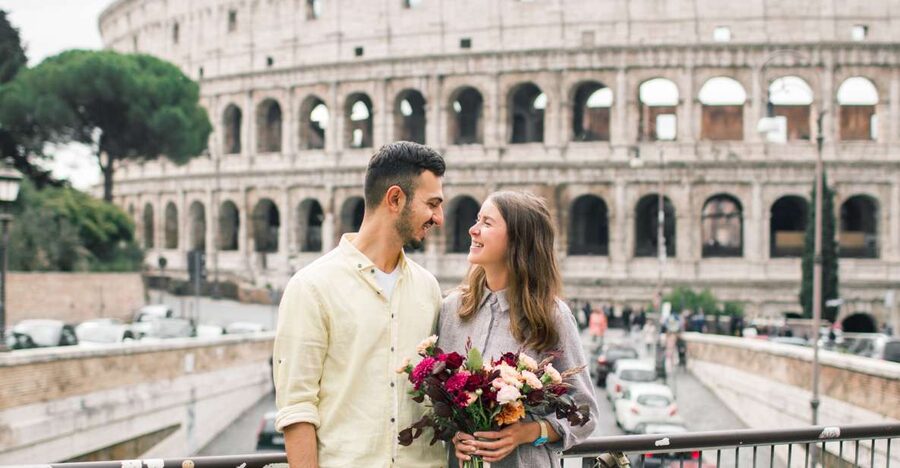 Rome: Personalized Photoshoot outside the Colosseum - Key points at a glance