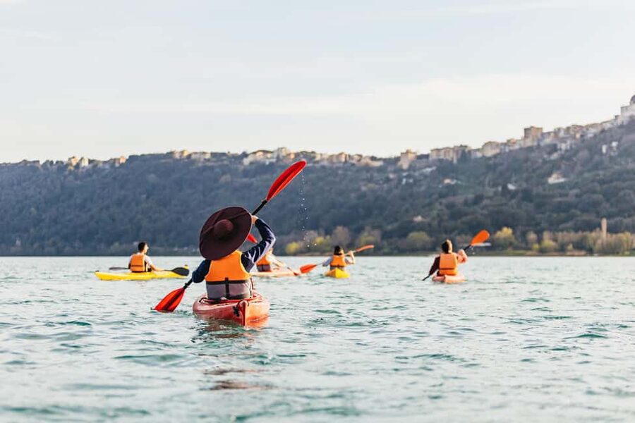Rome: Popes' Lake, Kayak Tour with Swimming & Roman Pizza - The secluded beach and the swimming break