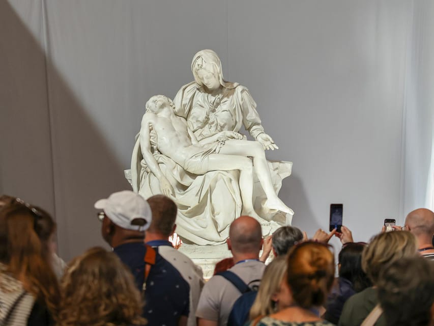 Rome: St. Peter's Basilica, La Pietà, Papal Tombs and Dome - The Papal Tombs and Vatican Grottoes add human stories