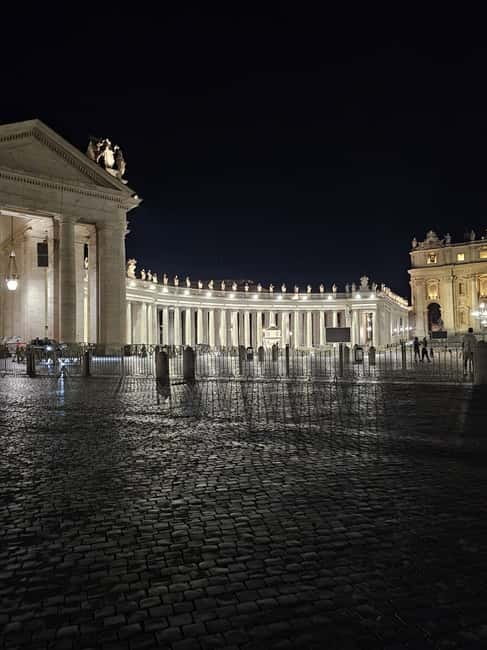 Rome: St. Peter's Basilica & Papal Tombs Tour with Dome - Security before the basilica