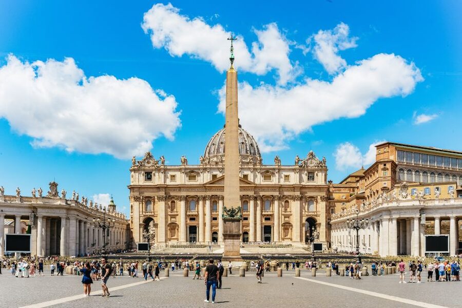 Rome: St. Peter's Basilica, Square and Grottoes Guided Tour - Meeting at Mondo Cattolico and finding your group