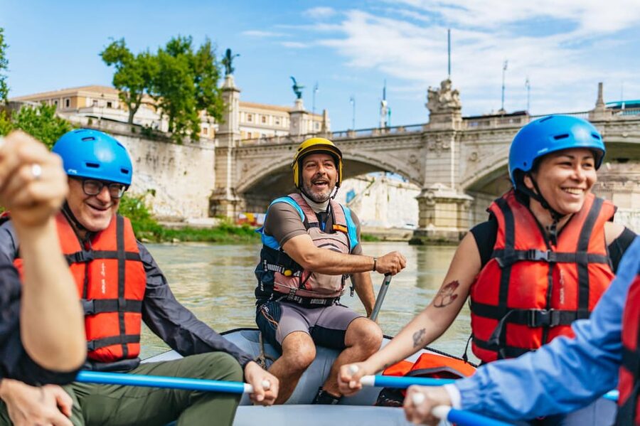 Rome: Tiber River Urban Rafting Tour with Roman Pizza - Why raft the Tiber in the middle of Rome?