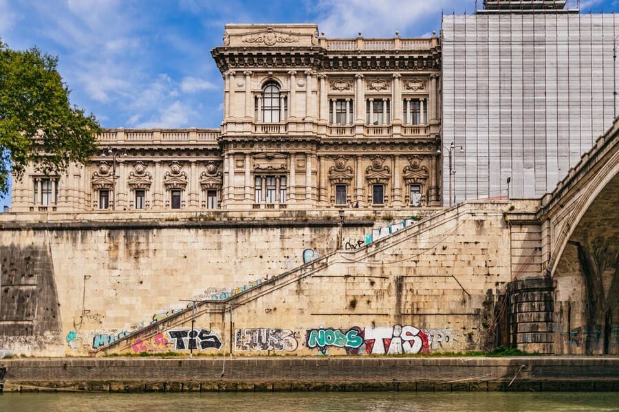 Rome: Tiber River Urban Rafting Tour with Roman Pizza - Tiber Island and the center of Rome