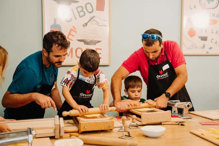 Rome: Traditional Pasta Making Class with Wine & Gelato - Key points at a glance