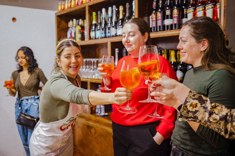 Rome: Traditional Pasta with Cocktails Cooking Class - Carbonara or cacio e pepe: choose your Roman sauce