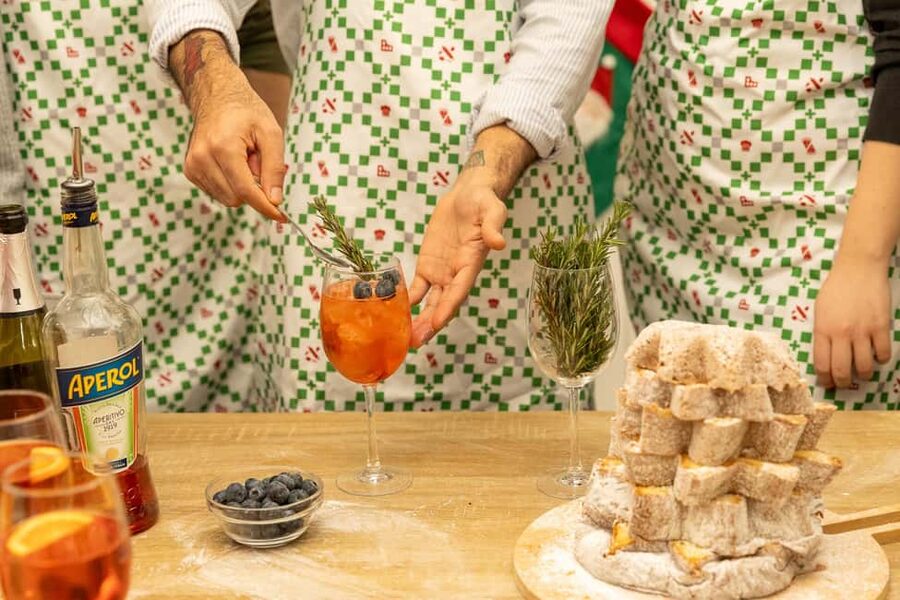 Rome: Traditional Pasta with Cocktails Cooking Class - Who should book this class?