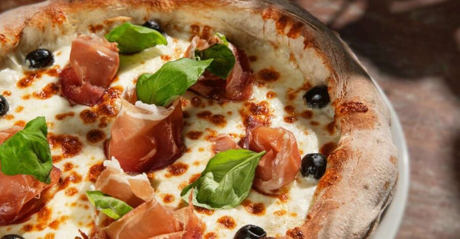 Rome: Traditional Pizza Cooking Class near Piazza Navona - Who should book this experience?
