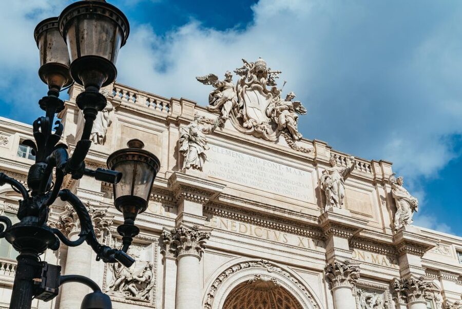 Rome: Trevi Fountain and Underground Guided Tour - Language, group style, and practical comfort