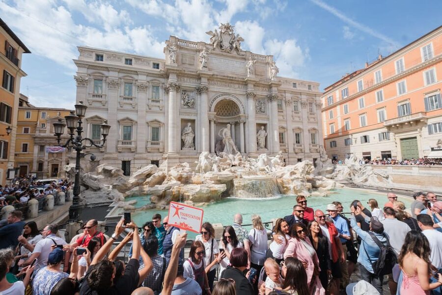 Rome: Trevi Fountain District Underground Domus Guided Tour - Entering Vicus Caprarius at Vicolo del Puttarello 25