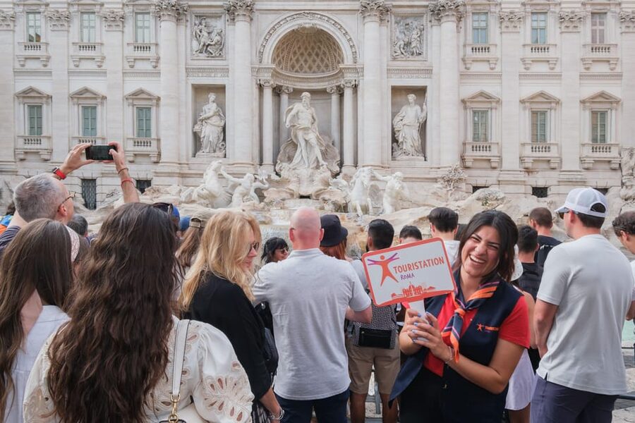 Rome: Trevi Fountain District Underground Domus Guided Tour - The City of Water, nine meters under Rome