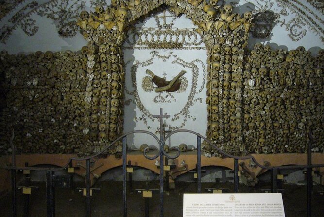Rome Underground: Catacombs Tour, Aqueducts and Appian Way - Aqueduct Park and Roman engineering
