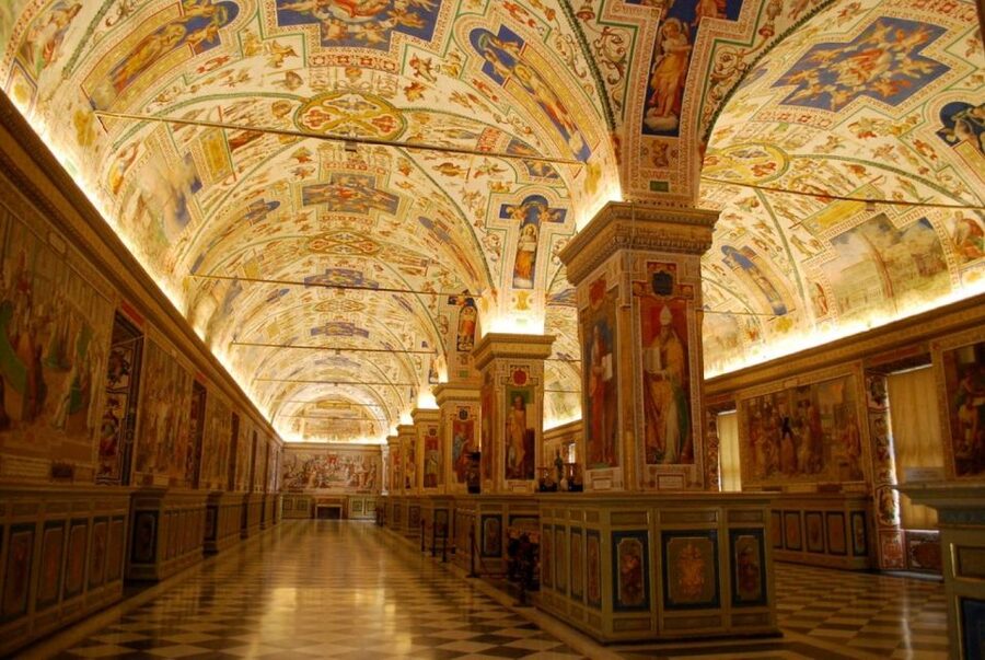 Rome: Vatican Museums and Sistine Chapel Guided Tour - Crowds, timing, and the real value of fast-track entry