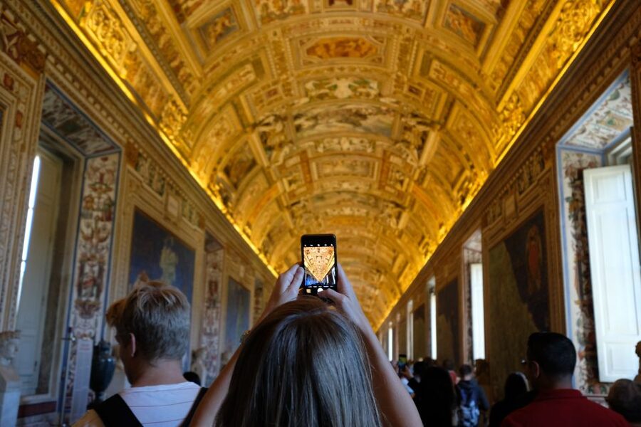 Rome: Vatican Museums and Sistine Chapel Tour - How the crowd changes the experience