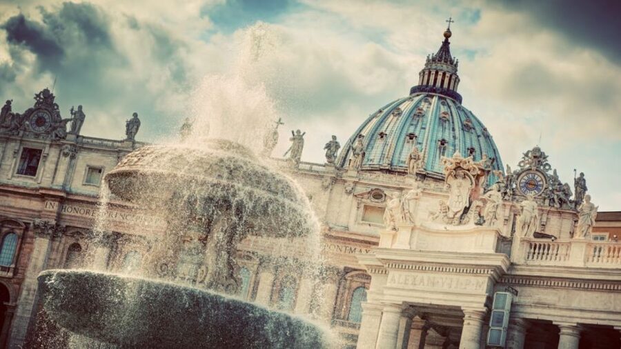 Rome: Vatican Museums and St. Peter’s Tour with Dome Climb - Finding a path through 1,200 galleries