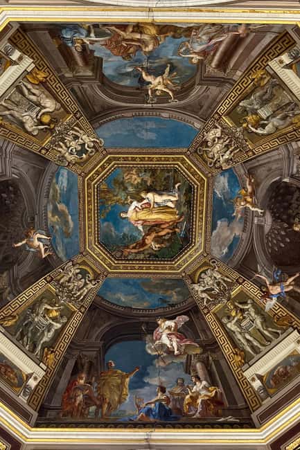 Rome: Vatican Museums, Sistine Chapel and St. Peter's Tour - Walking, clothing, and what to leave behind