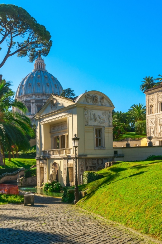 Rome: Vatican Museums & Sistine Chapel Guided Tour - Inside the Vatican Museums: art on an enormous scale