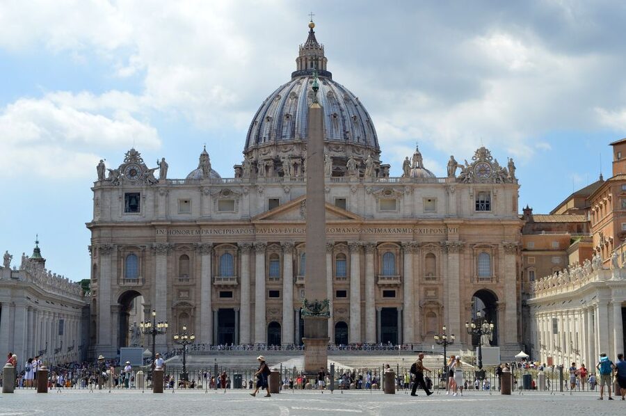 Rome: Vatican & Sistine Chapel Tour + Optional Colosseum - Dress, bags, and the security check