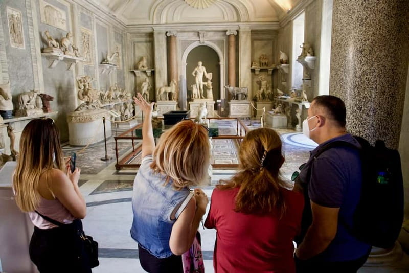 Rome: Vatican & St Peter's Basilica: unlock the wonders - The Pinecone Courtyard and Laocoön
