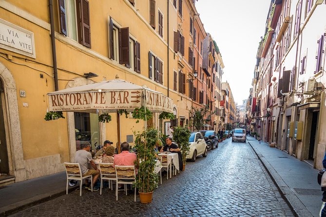 Rome Walking Tour with Piazza Navona, Trevi Fountain and Pantheon - Inside the Pantheon, where the ticket matters