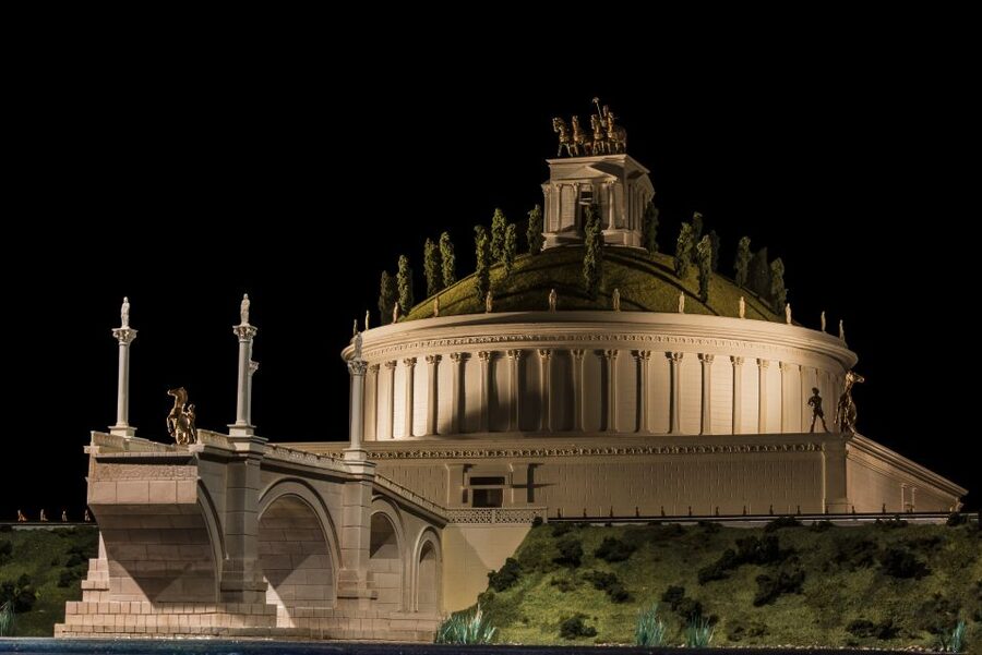 Rome: Welcome To Rome Immersive Multimedia Show - Who Will Get the Most From This Visit