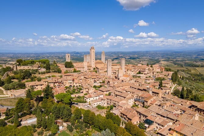 San Gimignano, Siena, Monteriggioni, Chianti Day Trip with Lunch & Wine Tasting - Monteriggioni, a fortress in miniature