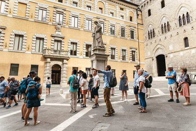 Siena and San Gimignano: Small-Group Tour with Lunch from Florence - Siena and the wide sweep of Piazza del Campo