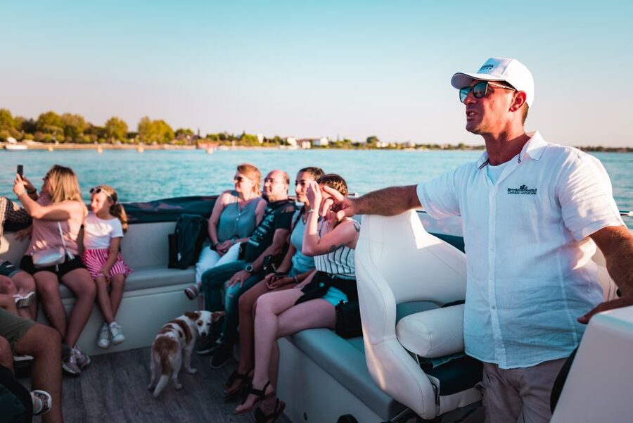 Sirmione: 25 Minute Boat Cruise around the Peninsula - Why Sirmione looks better from the lake