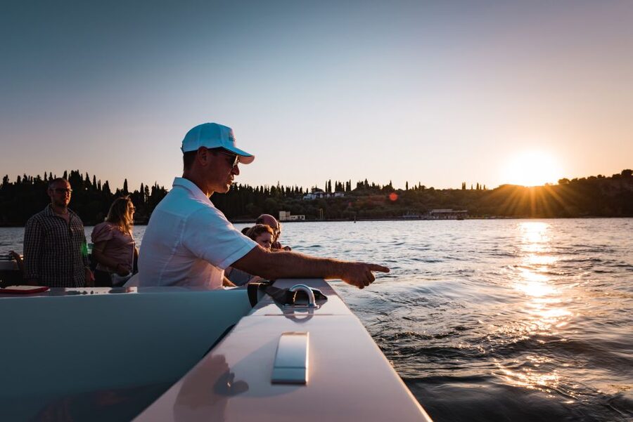 Sirmione: 25 Minute Boat Cruise around the Peninsula - The sulfur springs bubbling beneath Lake Garda