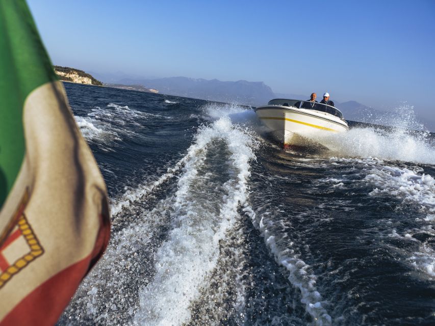 Sirmione: 25 Minute Boat Cruise around the Peninsula - The captains make the short ride feel personal