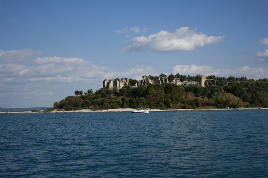 Sirmione: 25 Minute Boat Cruise around the Peninsula - The 25-minute route around the peninsula