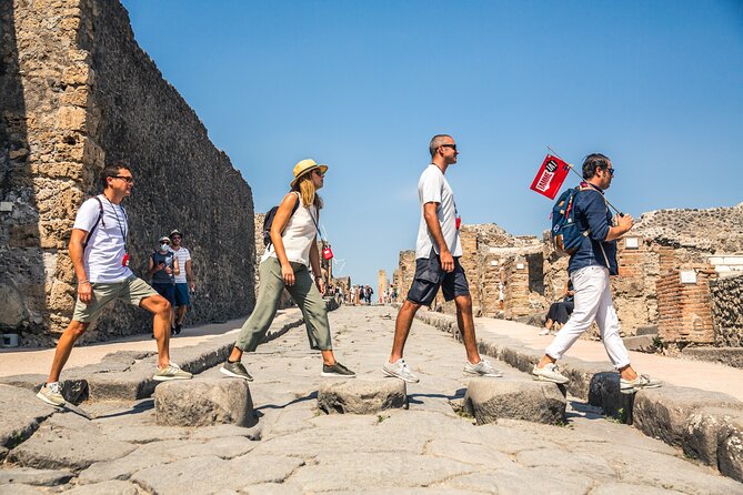 Skip-the-Line Pompeii Guided Tour from Sorrento - Entering Pompeii before the crowds build