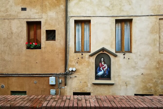 Skip the Line: Siena Duomo and City Walking Tour - The guides make the difference