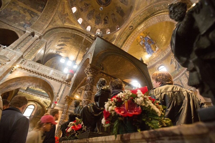 Skip the Line: St. Mark's Basilica Guided Tour - Practical rules for a smoother visit