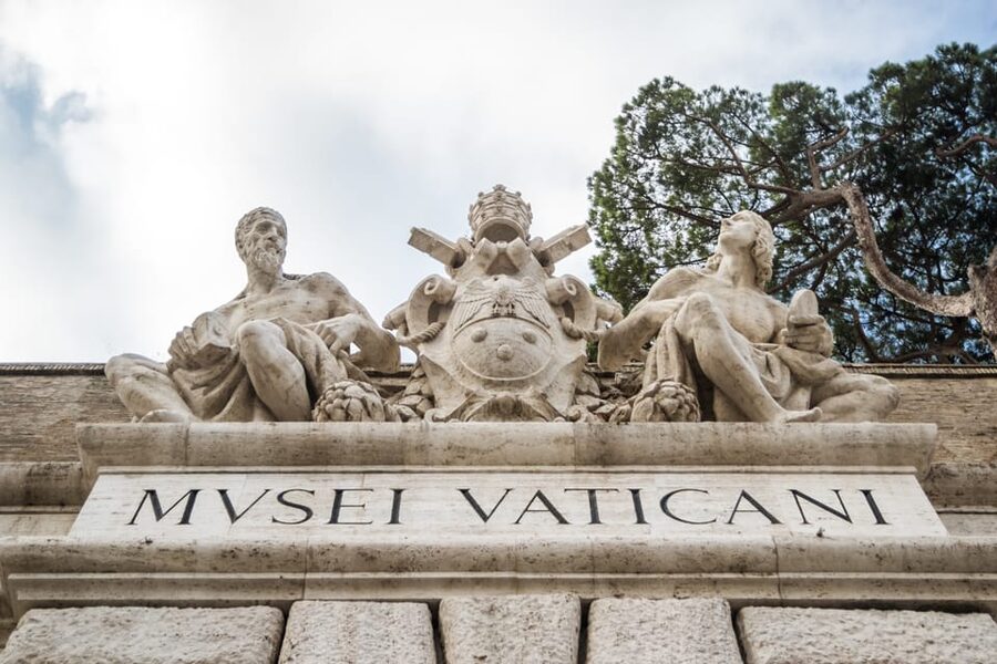 Skip-The-Ticket-Line Vatican Museums & Sistine Chapel Entry - Entering the Vatican Museums and Pinacoteca