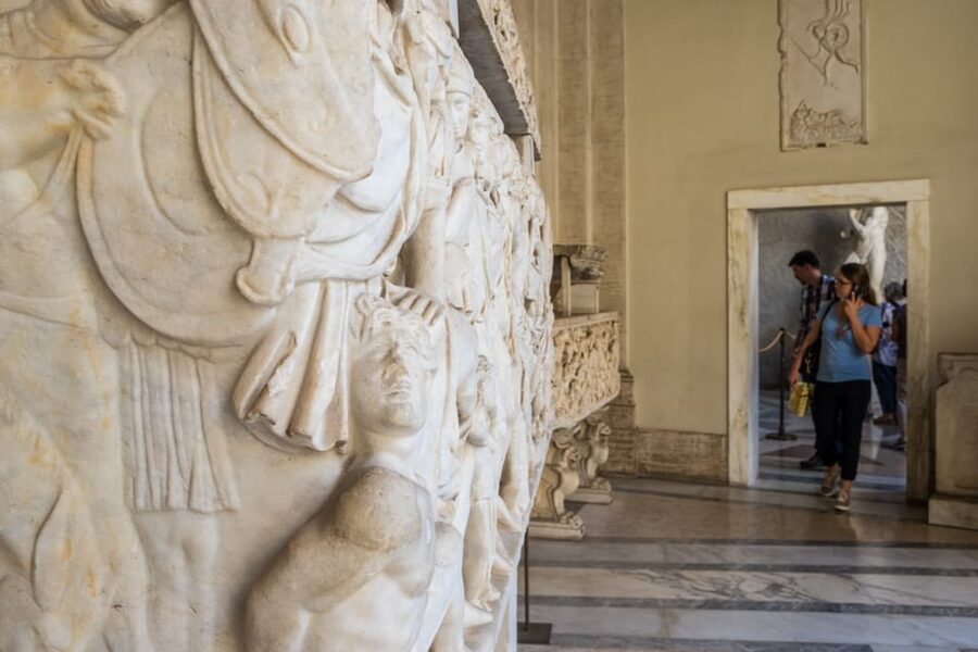 Skip-The-Ticket-Line Vatican Museums & Sistine Chapel Entry - Classical sculpture in the Museo Pio Clementino