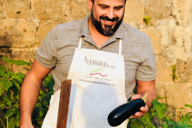 Sorrento: Cook Like a Local with a Stunning Sea View - A family kitchen above Sorrento Bay