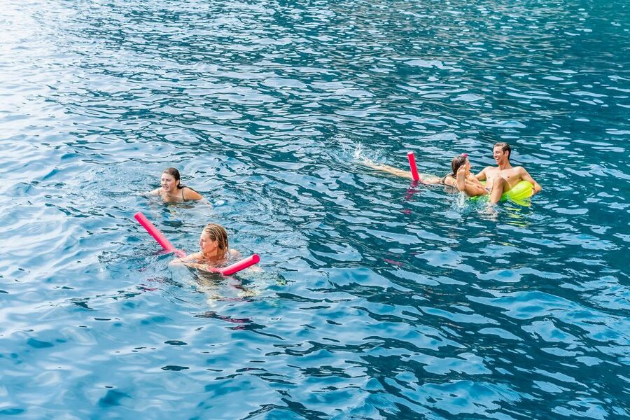 Sorrento: Exclusive Capri Boat Tour and Optional Blue Grotto - Four hours on Capri, and how to use them