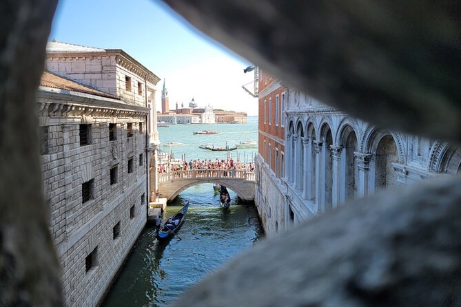 St Mark's, Doge's Palace, with Murano and Burano & Gondola Ride - Doge’s Palace and the Bridge of Sighs
