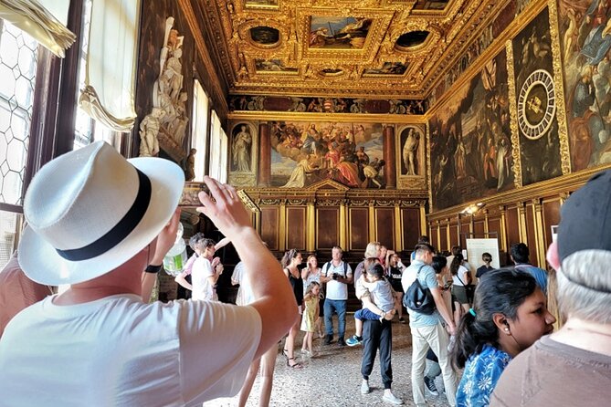 St Mark's, Doge's Palace, with Murano and Burano & Gondola Ride - The gondola ride and what to expect