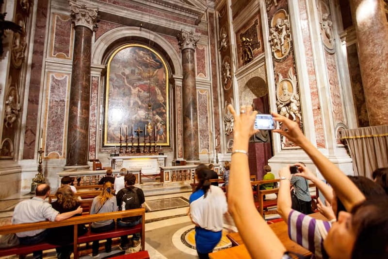 St Peter's Basilica Express Guided Tour with Dome Climb - Dress rules and what to leave behind