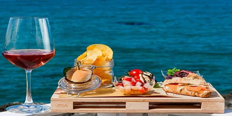 Taormina: Boat Tour with Aperitif on Isola Bella - Timing, meeting point, and practical planning