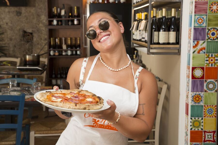 Taormina: Half-Day Pizza Making Class - A break for Sicilian snacks and wine