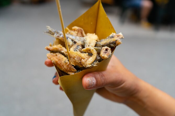 Taste Genoa: A Full Meal Walking Food Tour by Do Eat Better - The final stop at Piazza De Ferrari