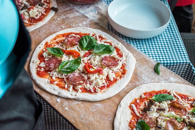 Toss, Bake, Cheers! - Sorrento Pizza Making Class with Wine - Why the atmosphere earns so much praise