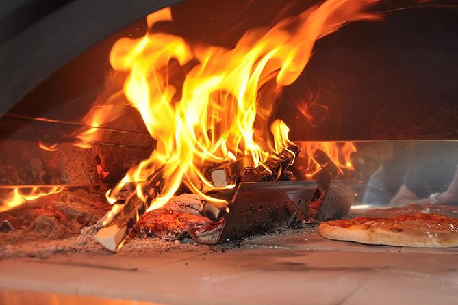 Toss, Bake, Cheers! - Sorrento Pizza Making Class with Wine - Who should book this experience?