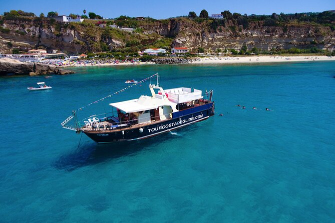 Tour of the Costa degli Dei by boat, 3 hours with aperitif included - Formicoli and the remains beneath the water