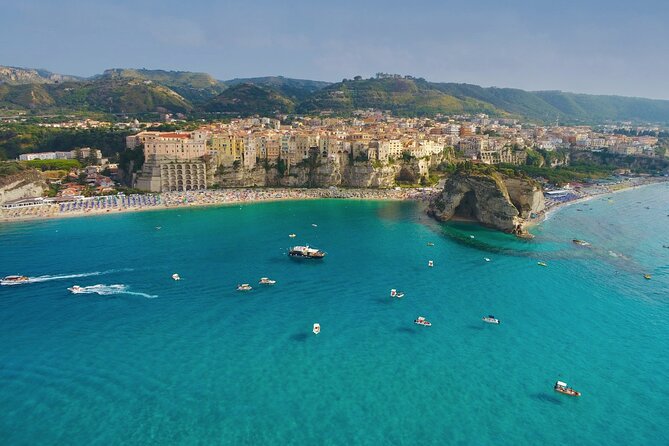 Tour of the Costa degli Dei by boat, 3 hours with aperitif included - A cool start inside the grotto