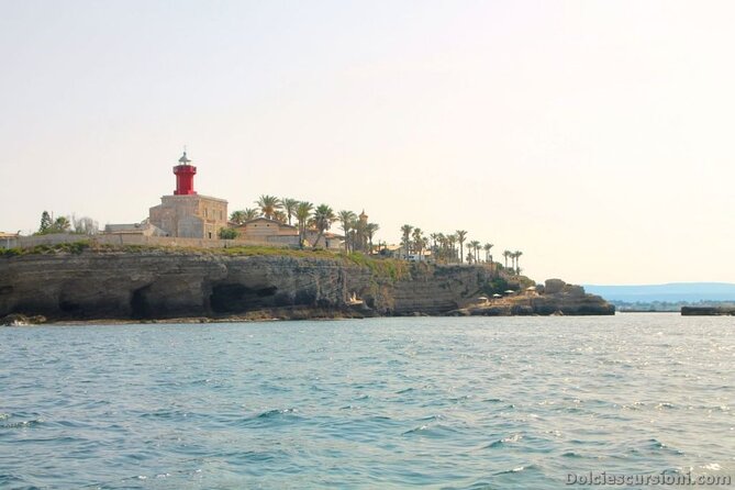 Tour of the island of Ortigia and exploration of sea caves with baths. - Why Ortigia is best seen from the water