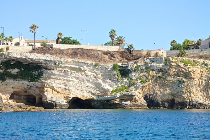 Tour of the island of Ortigia and exploration of sea caves with baths. - The swim stop and what to bring